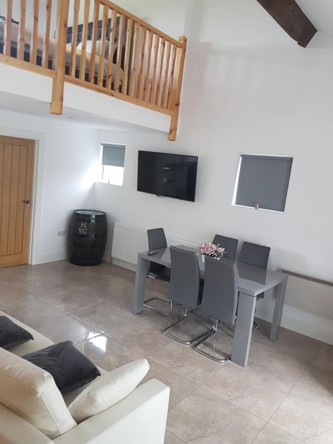 Brendan'S Apartment On Same Grounds As Family Home Armoy 외부 사진
