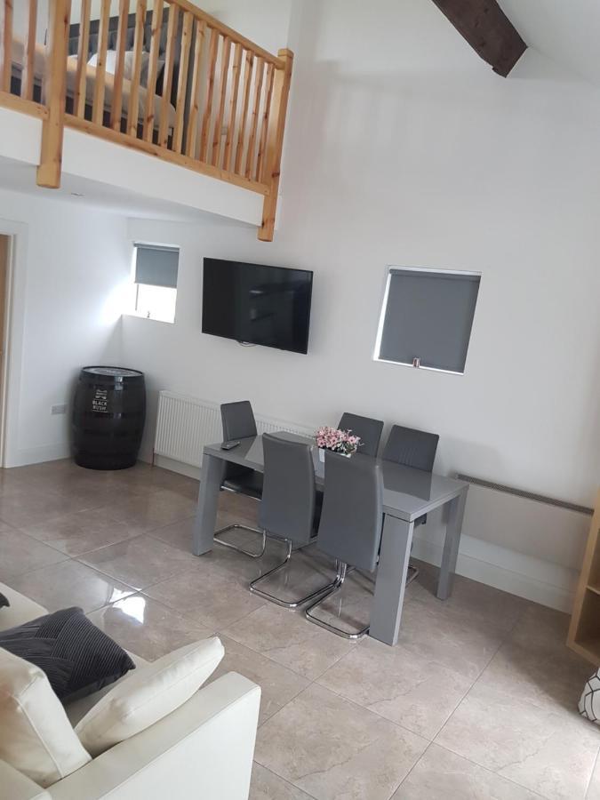 Brendan'S Apartment On Same Grounds As Family Home Armoy 외부 사진