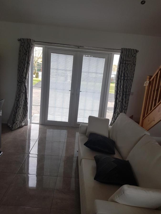 Brendan'S Apartment On Same Grounds As Family Home Armoy 외부 사진