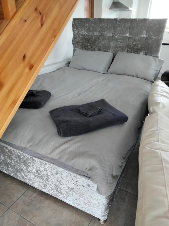 Brendan'S Apartment On Same Grounds As Family Home Armoy 외부 사진
